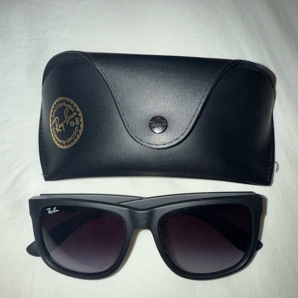 Ray-Ban Classic Black Sunglasses with Case